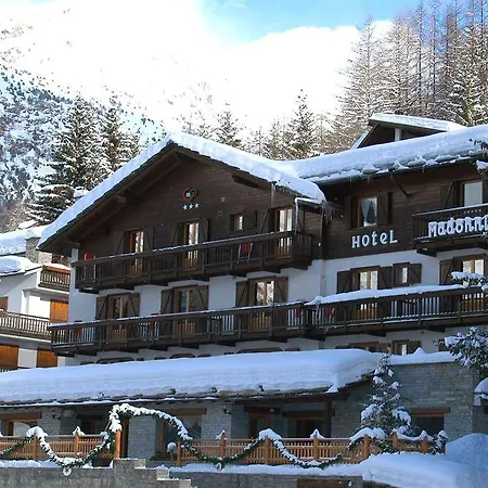 La Madonnina Del Gran Paradiso Wellness Hotel
